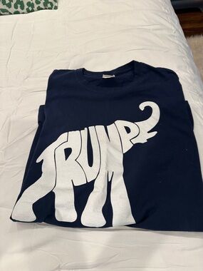 Mens/womens Navy Crew Neck T-Shirt TRUMP elephant NWOT